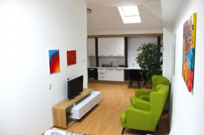 Krásny priestranný slnečný apartmán v centre mesta